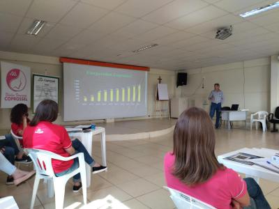Coprossel explica as diretrizes e Ã¡reas estratÃ©gicas da cooperativa para mulheres do PDLF 